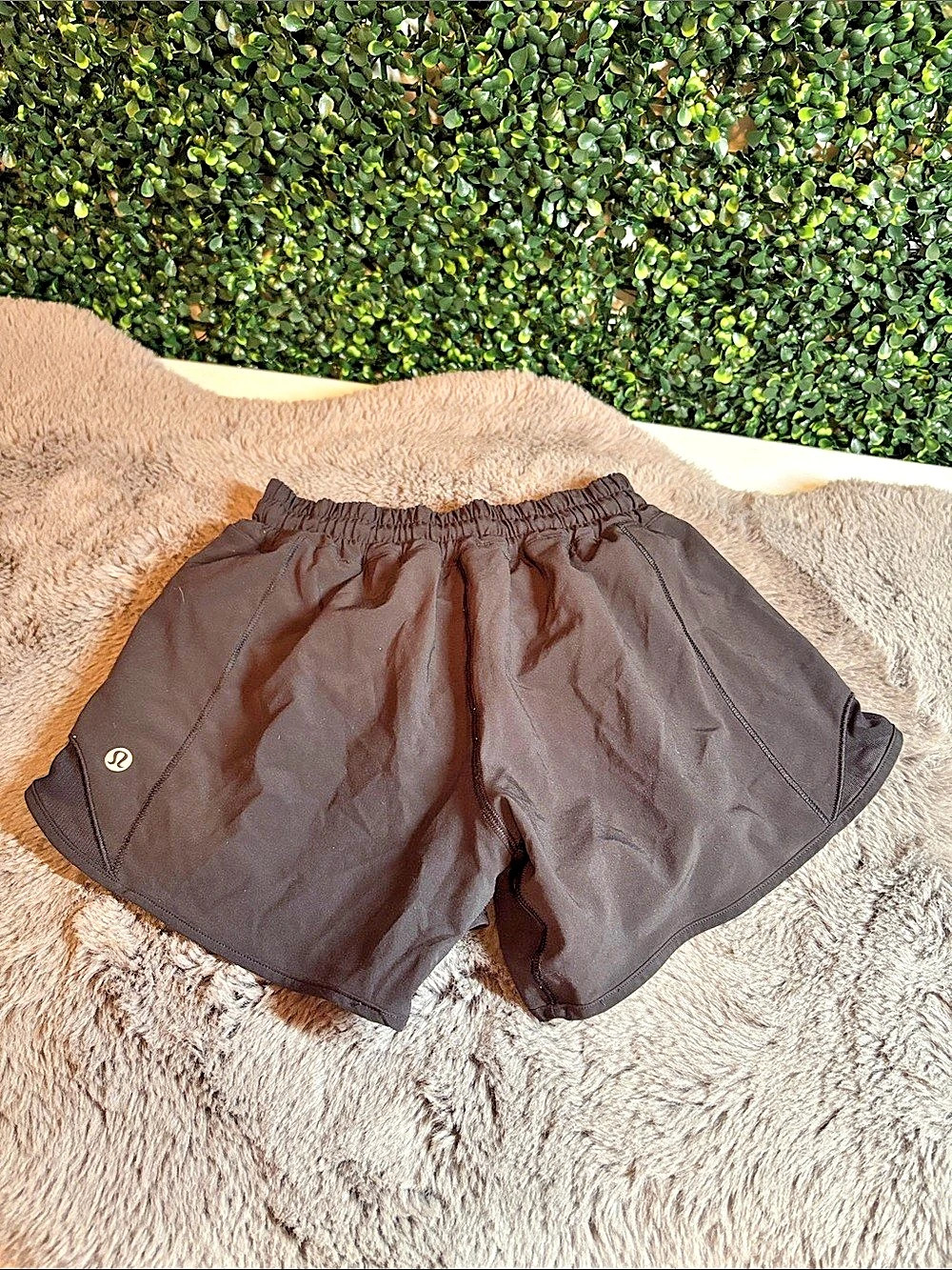 Lululemon Hotty Hot Shorts 4" Black Size 2